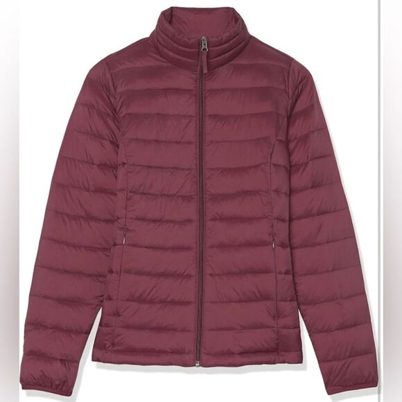 Amazon Essentials Women's Lightweight Long-Sleeve Water-Resistant Puffer Jacket - Picture 1 of 11